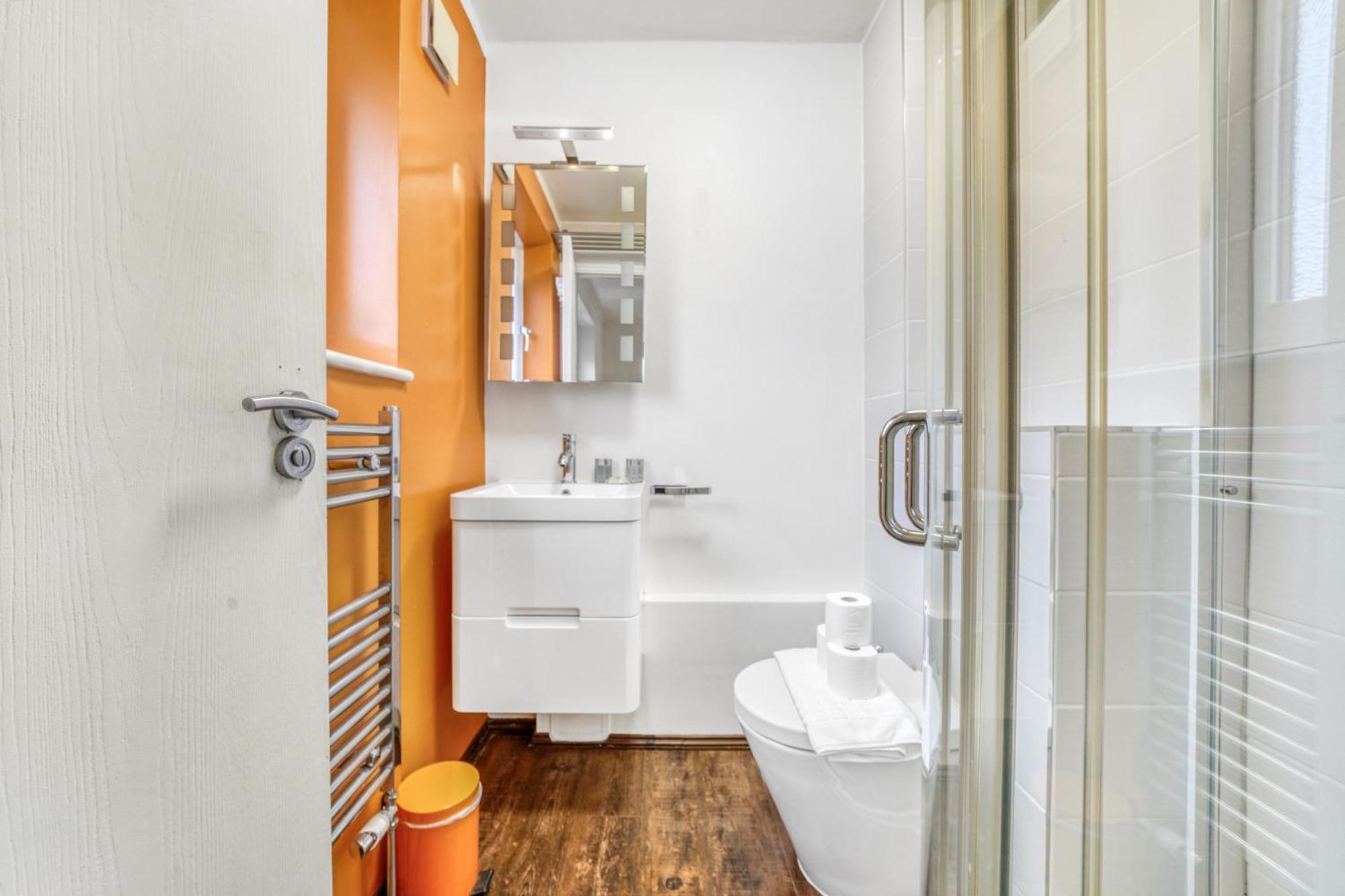 Executive 4 Bedroom Town House In Canada Water Free Wifi & Parking By City Stay Aparts London Eksteriør billede
